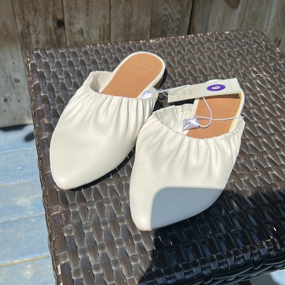 NWT Women’s White Mules Size 6 - Picture 9 of 9